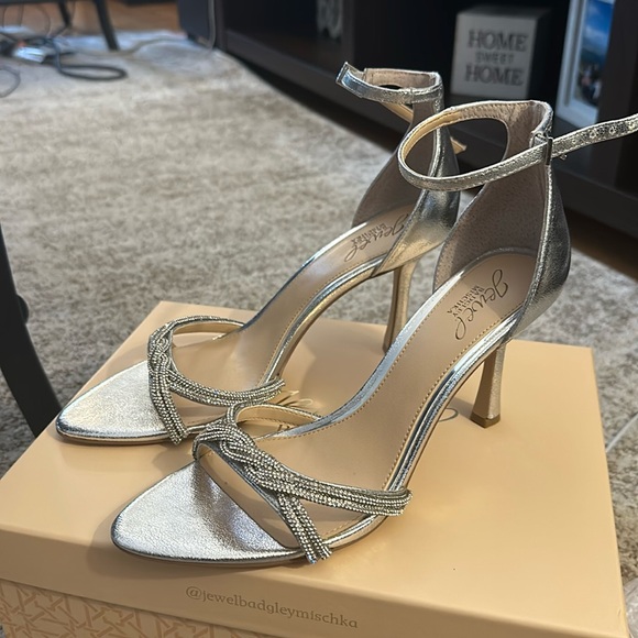 Brand new. Jewel Badgley Mischka stilleto heels. - Picture 5 of 5